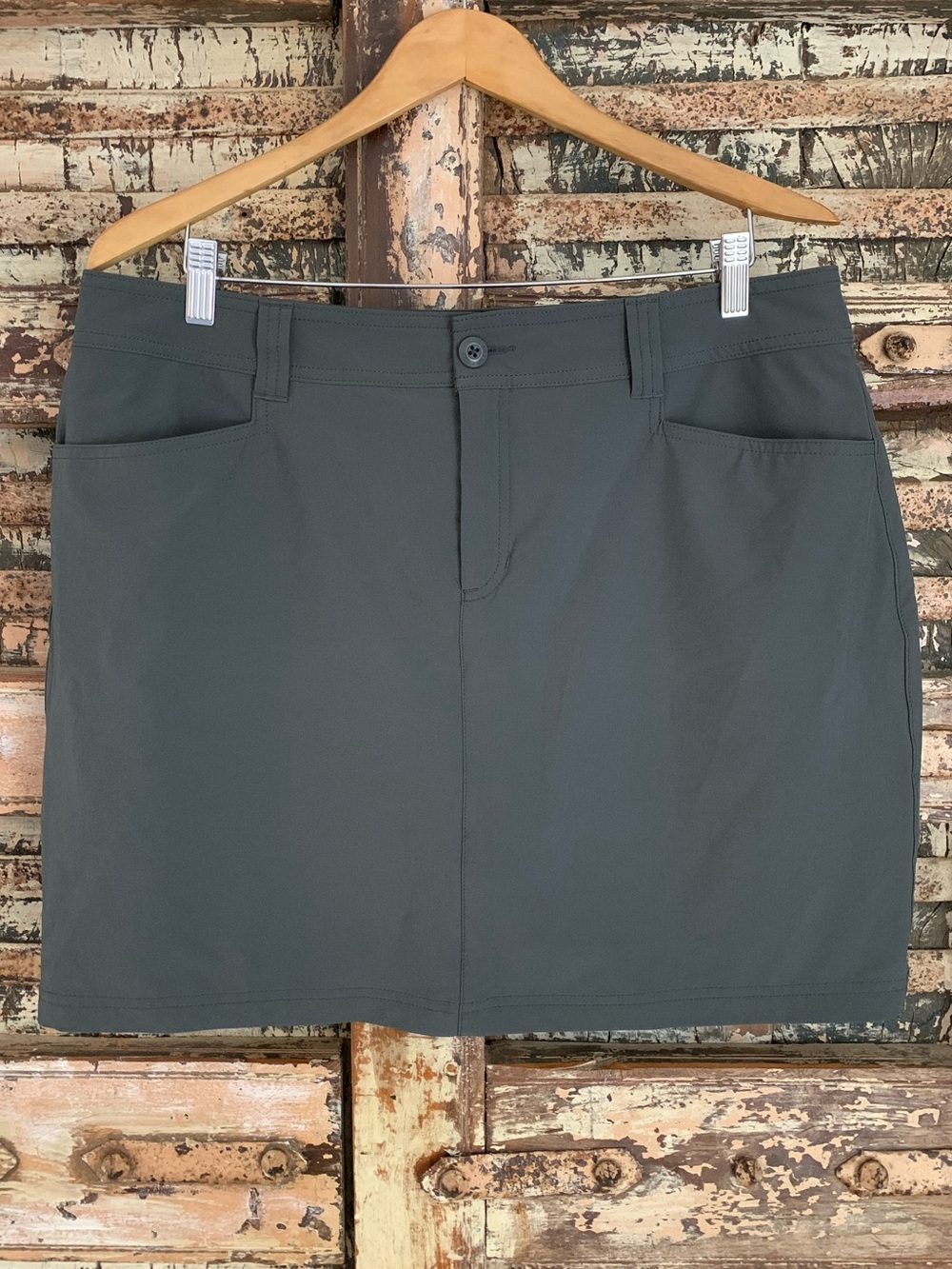 Eddie Bauer Women’s Adventurer 2.0 Gray Hiking Skort, Casual Athletic, EUC, 12